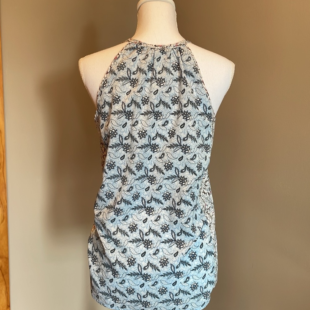 Light Blue Floral Sleeveless Blouse Size S - Picture 2 of 4